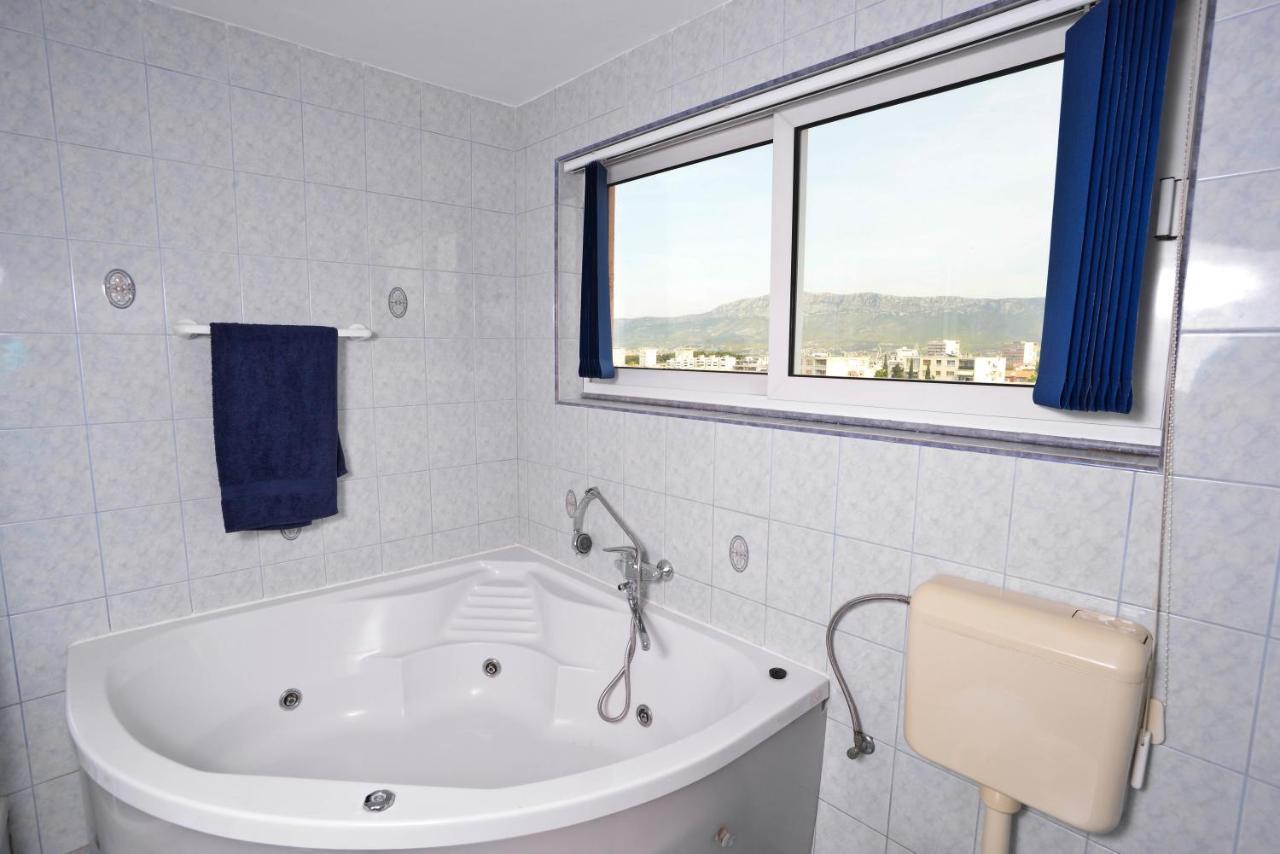 Apartments Bella Vista สปลิท ภายนอก รูปภาพ
