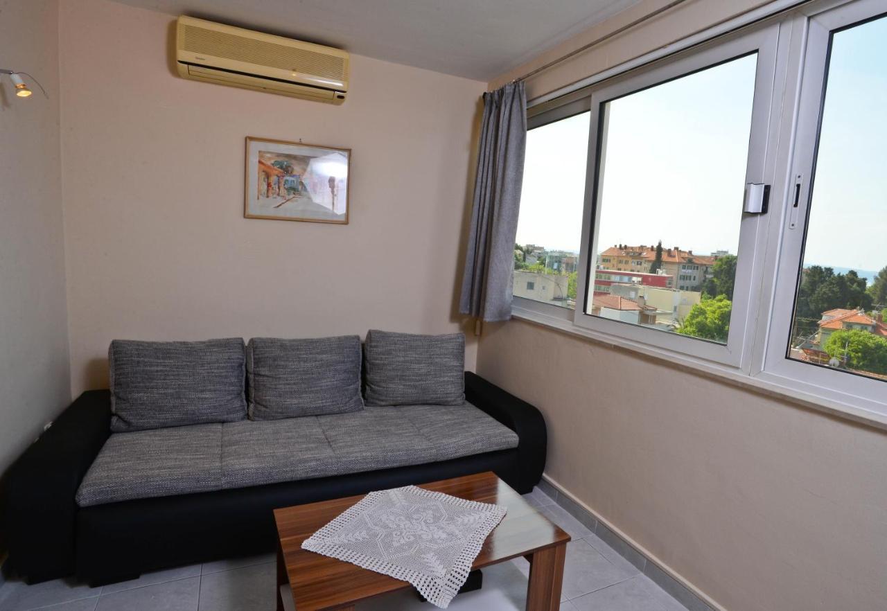 Apartments Bella Vista สปลิท ภายนอก รูปภาพ